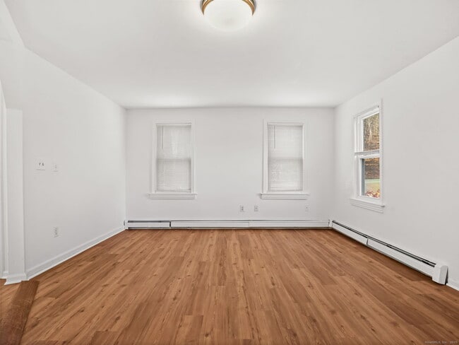 Building Photo - 500 Sport Hill Rd