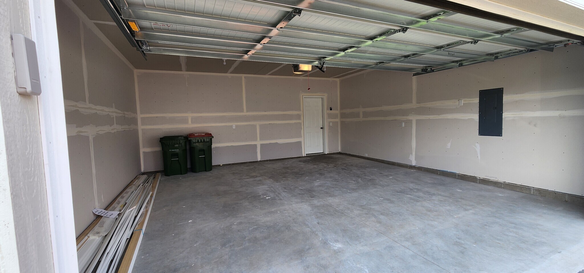 Building Photo - 1515 100th Ave NW