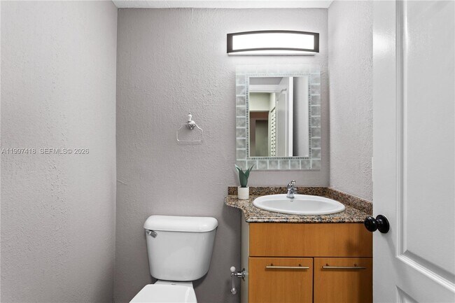 Building Photo - 677 NE 24th St