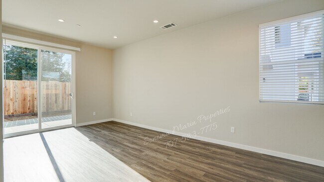 Building Photo - 542 Trisha Ln
