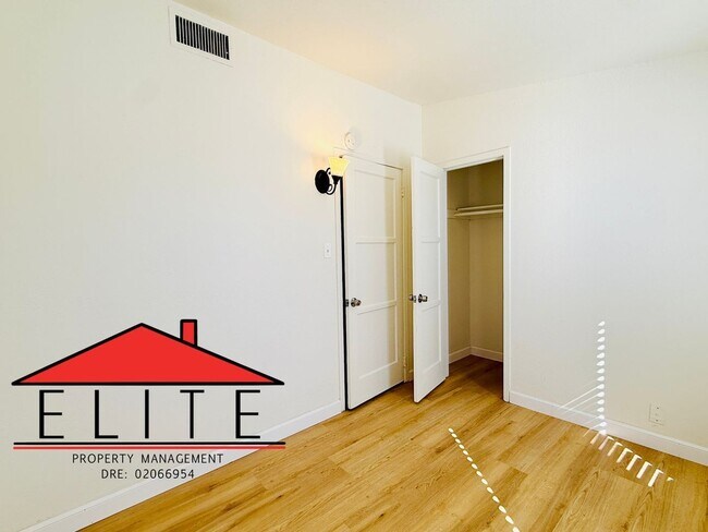 Building Photo - 332 N Alvord St