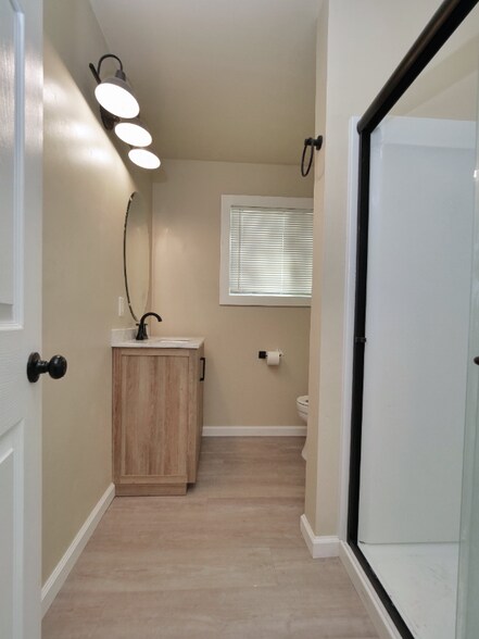 Building Photo - 308 6th St