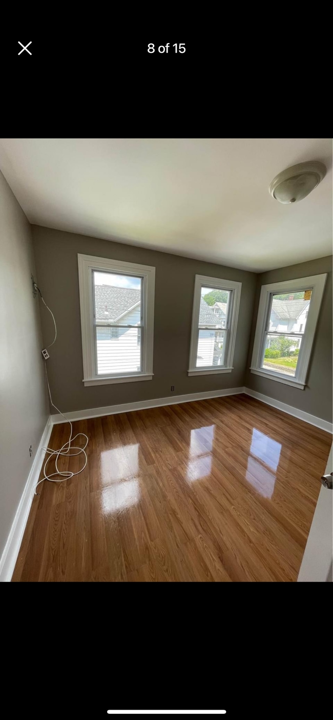 Building Photo - 185 N State St