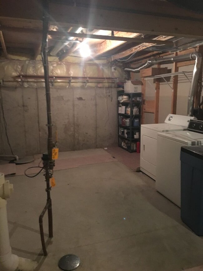 Building Photo - Spacious 2BR Townhomes with Garage & In-Unit Laundry – Stoughton