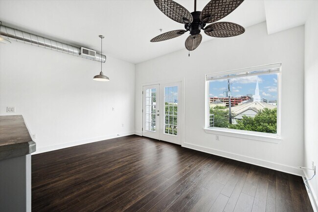 Building Photo - 1011 Studemont St