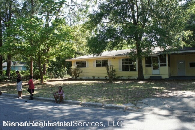 Building Photo - 3 br, 1 bath House - 413 NE 44th Street