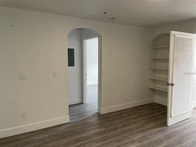 Building Photo - 822 Camargo Way