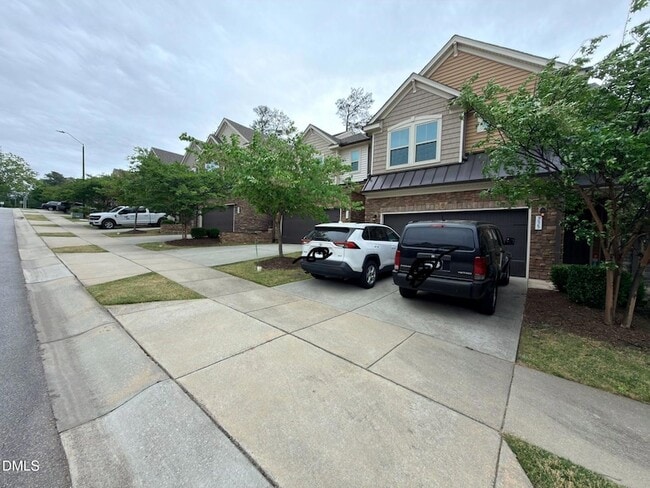 Building Photo - 735 Lampwick Ln