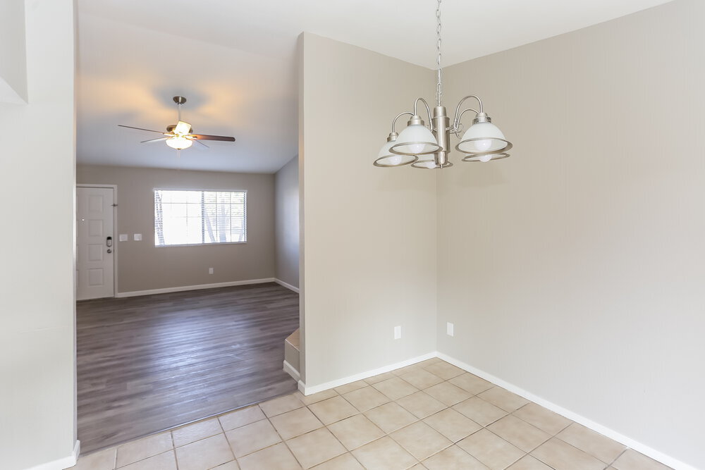 Building Photo - 1417 E Irwin Ave