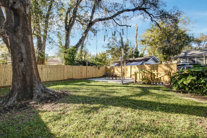 Building Photo - 1126 Murray Dr