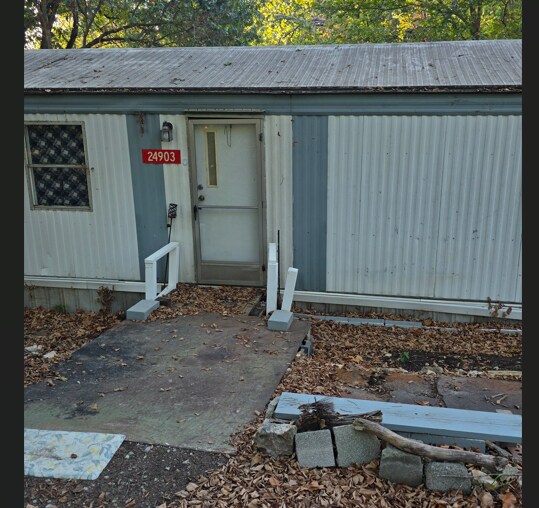 Building Photo - 24903 S Oak St