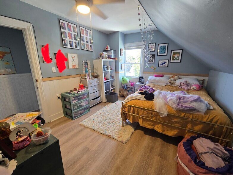 Bedroom #1 - 272 Division St
