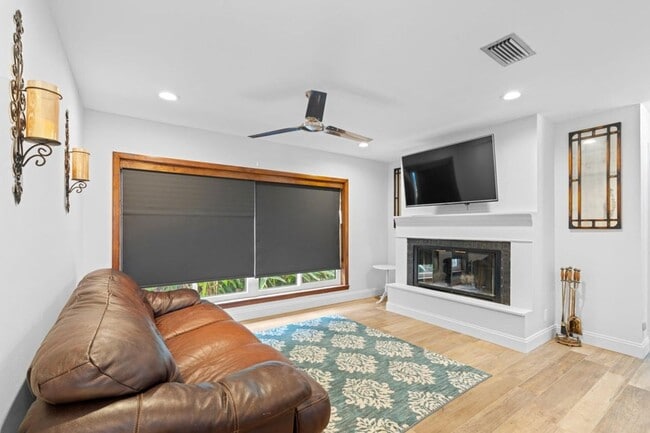 Building Photo - 1039 NW 8th St