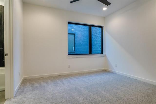 Building Photo - 5427 Melrose Ave