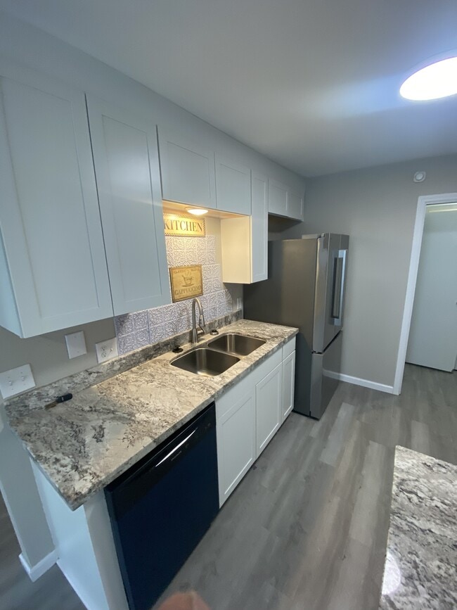 Building Photo - 992 Park Meadow Dr