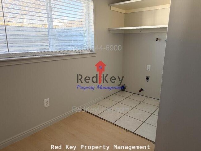 Building Photo - 790 N Single Family Home