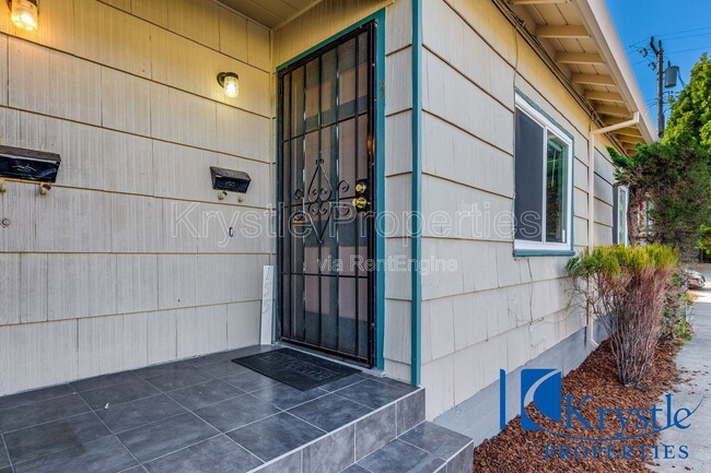 Building Photo - 155 W I St