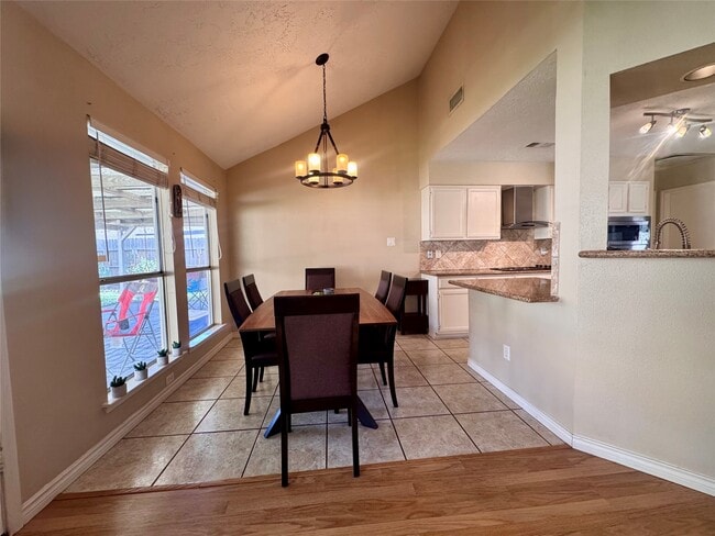 Building Photo - 8507 Grove Park Dr