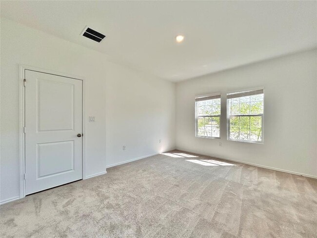 Building Photo - 519 Vantage Dr