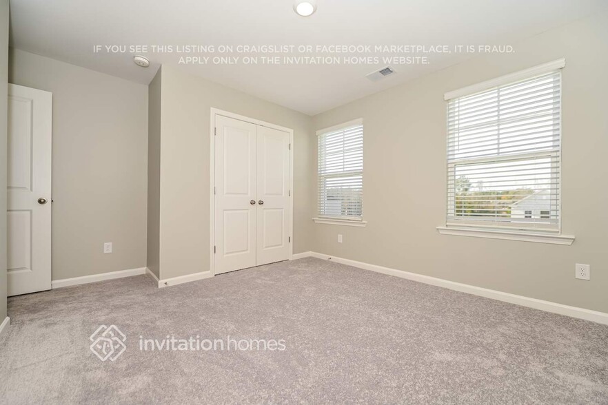 Building Photo - 800 Gelderland Dr