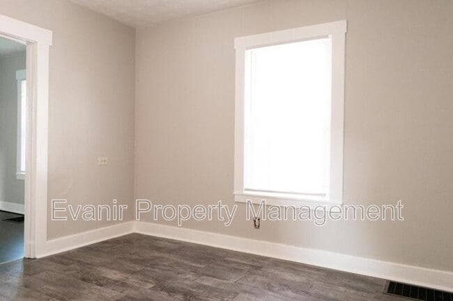 Building Photo - 1532 Bowman Ave
