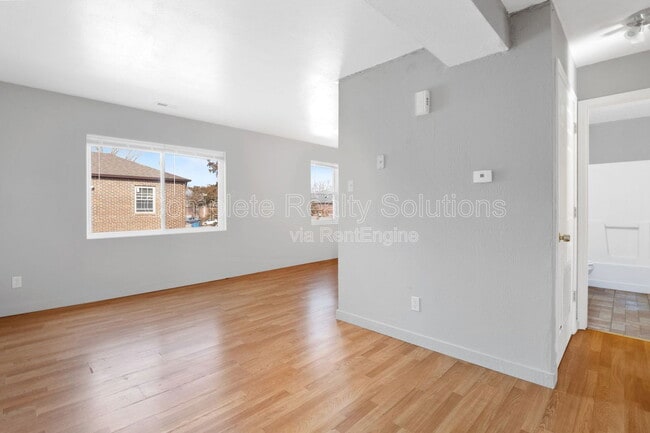 Building Photo - 330 Mt Everest Dr