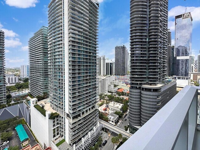 Building Photo - 1080 Brickell Ave