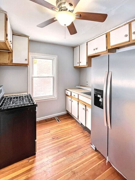 Building Photo - 3808 Seneca St