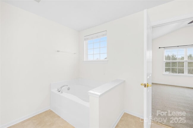 Building Photo - 10223 Kelso Ct