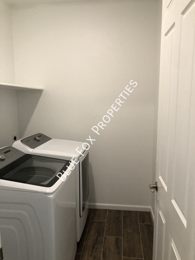 Building Photo - 7349 S Via Casa Bonita