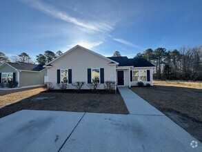 Building Photo - Myrtle Beach - 4 Bedroom / 2 Bathroom Home