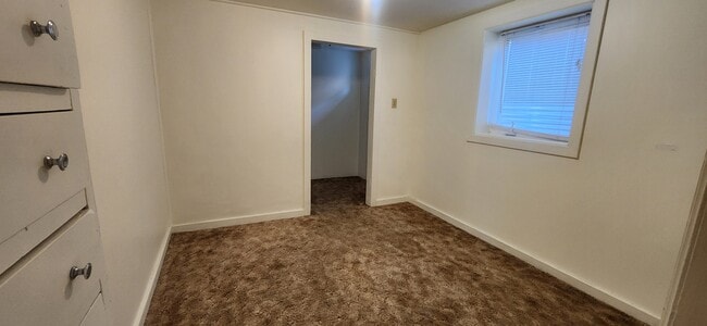 Building Photo - 405 S 12th Ave