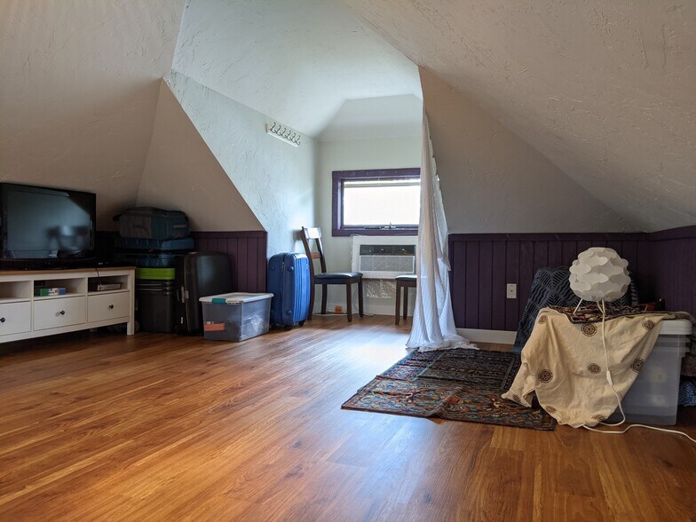 Building Photo - 184 White St