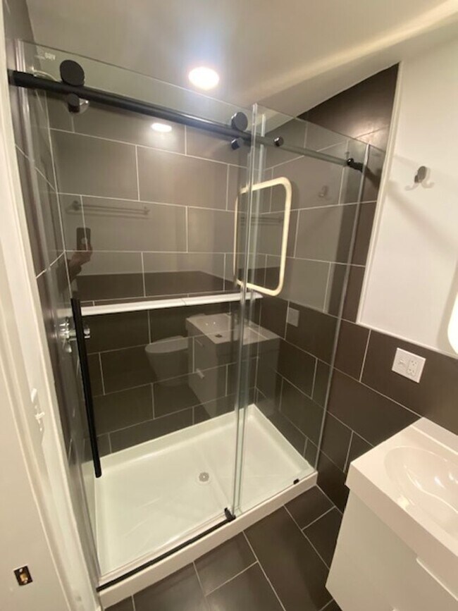 Building Photo - 1610 Rodman St