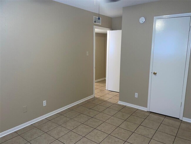 Building Photo - 4711 Palisade Dr