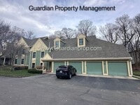 Building Photo - Plymouth Town Home, 1 Car Garage, Dishwasher, In Unit Laundry, Patio