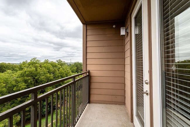 Building Photo - 1900 Barton Springs Rd