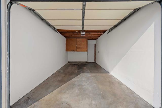 Building Photo - 337 N Melrose Dr