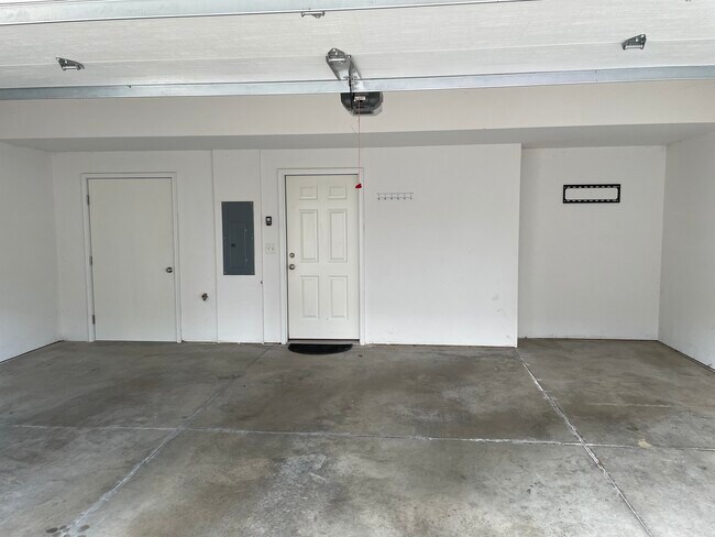 Building Photo - 4853 E Court St