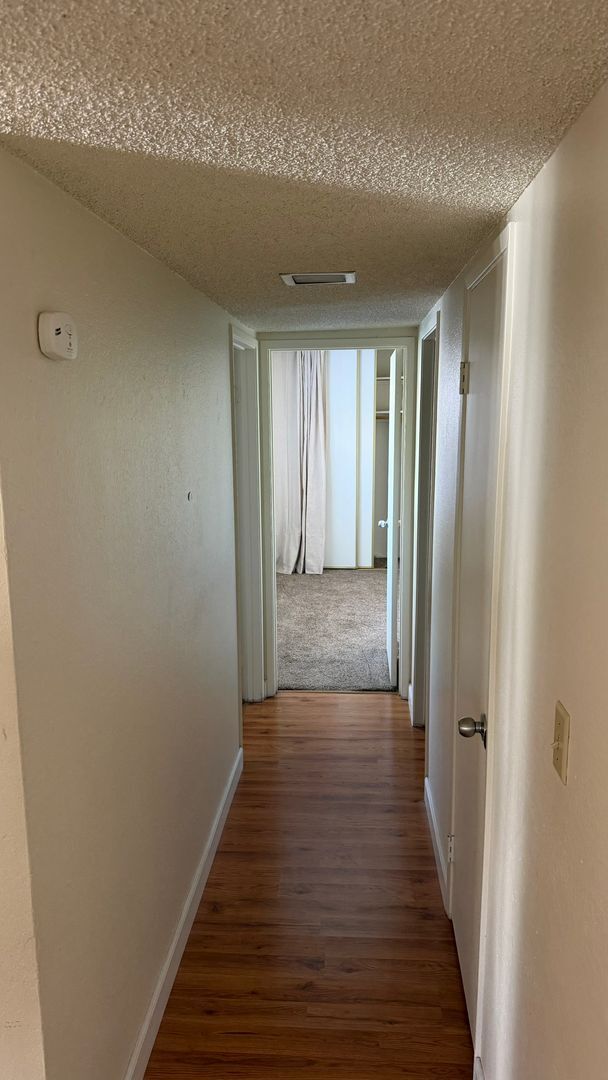 Building Photo - Clayton Townhouse 2 bedrooms 2 bathrooms 2 car garage