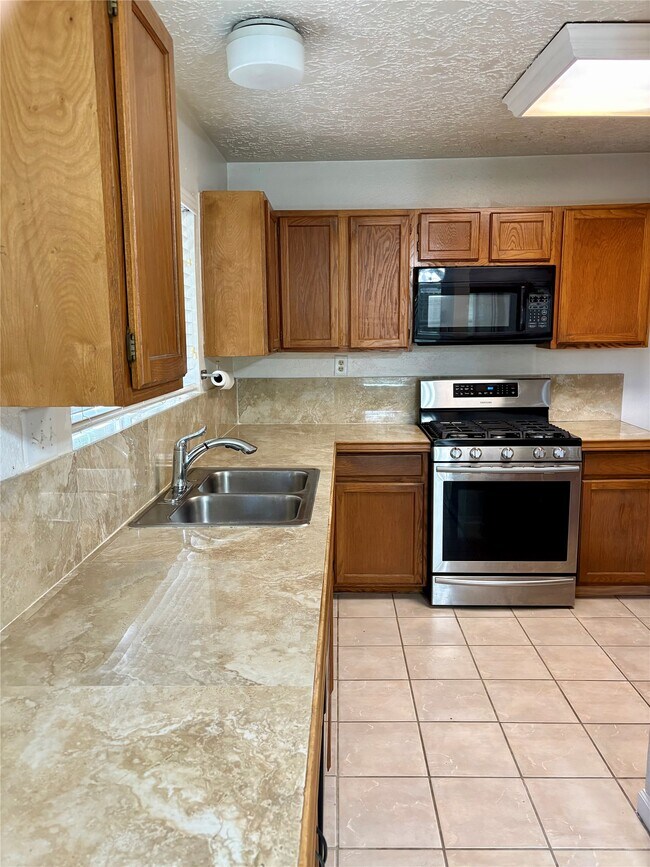 Building Photo - 12311 Hamsfield Ct