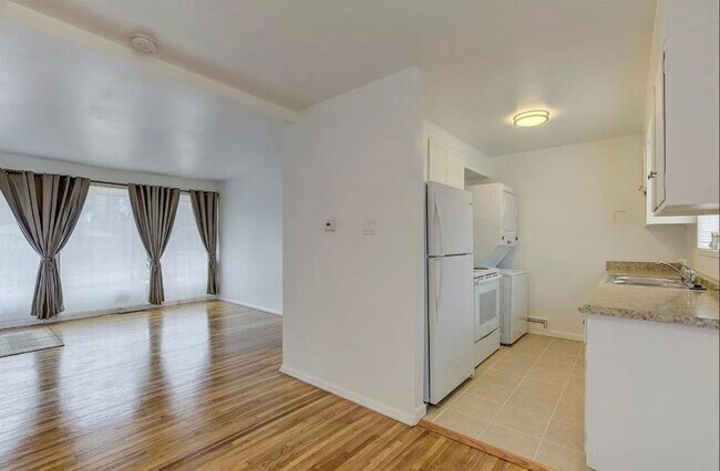 Building Photo - Charming Single-Family Home in Virginia Village, Denver