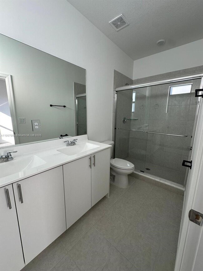 Building Photo - 12848 SW 232nd Ter