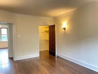 Building Photo - Large One Bedroom in Andersonville