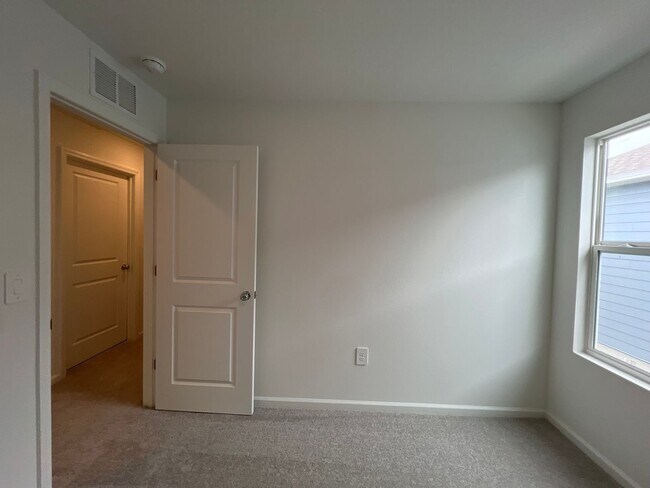 Building Photo - Perfect Home waiting for you!