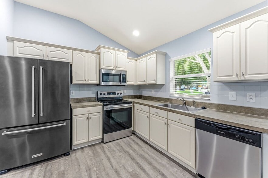 Building Photo - 6125 Gannetwood Pl