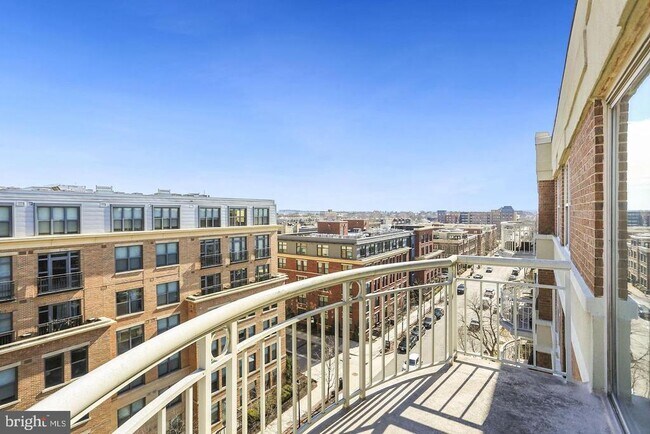 Building Photo - 1200 Braddock Pl