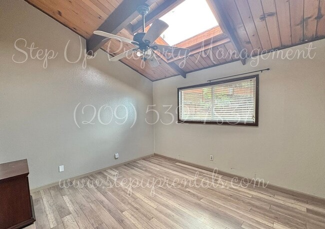 Building Photo - Delightful 3 Bed 2 Bath Home With Epic Mou...