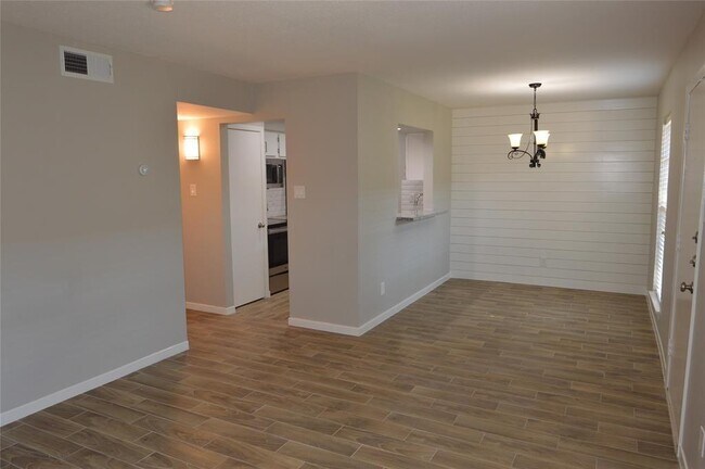 Building Photo - 8941 Gaylord Dr