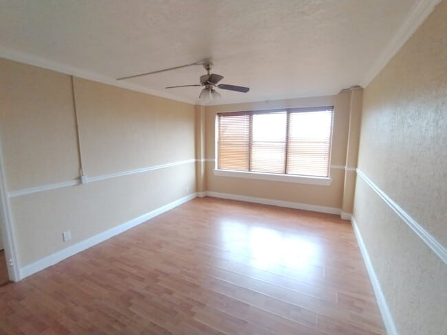 Building Photo - 311 W Ashley St